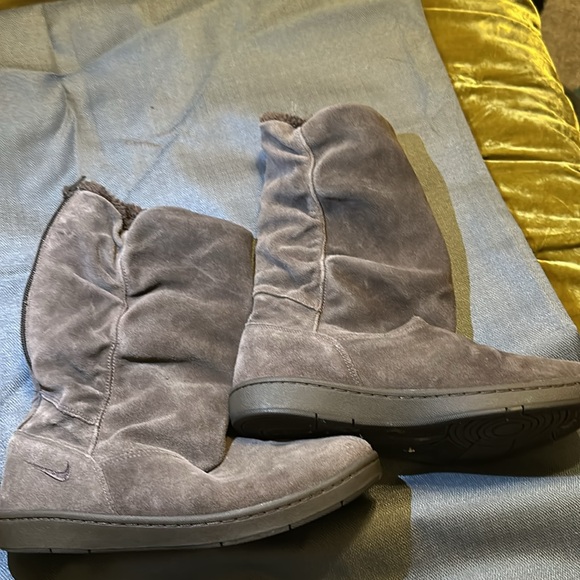 Nike boots - Picture 4 of 8